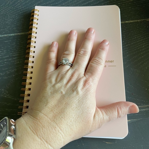 🌿{Get Your Life Together} Gold & Pink Spiral Weekly Planner | Blank Undated - Picture 7 of 16